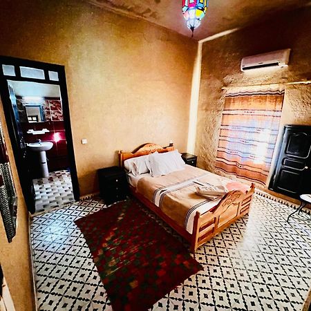 Hotel Camping Les Roses Des Dunes & Piscine 梅尔祖卡 外观 照片