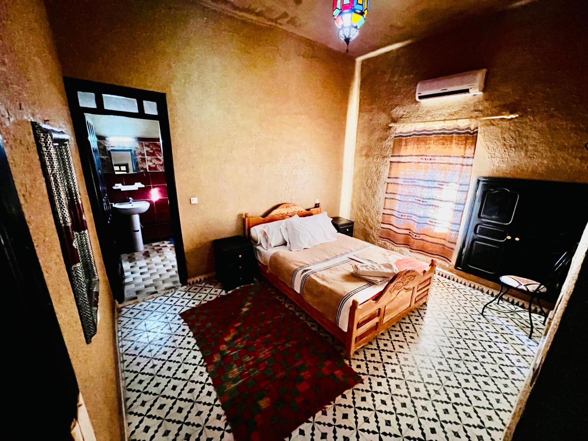 Hotel Camping Les Roses Des Dunes & Piscine 梅尔祖卡 外观 照片