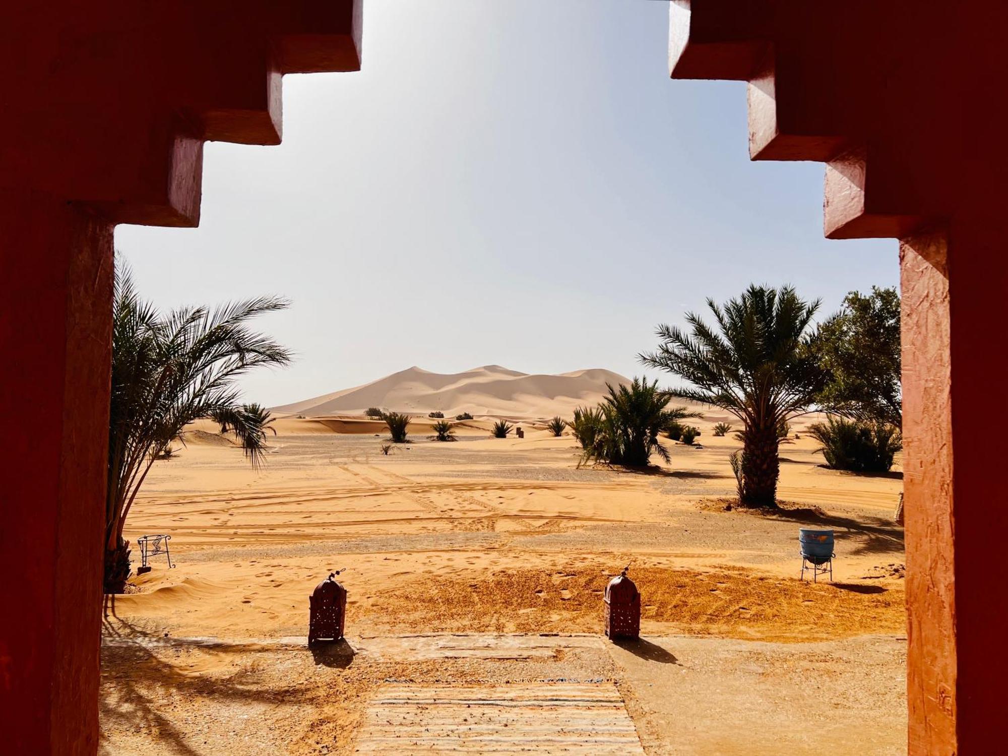 Hotel Camping Les Roses Des Dunes & Piscine 梅尔祖卡 外观 照片