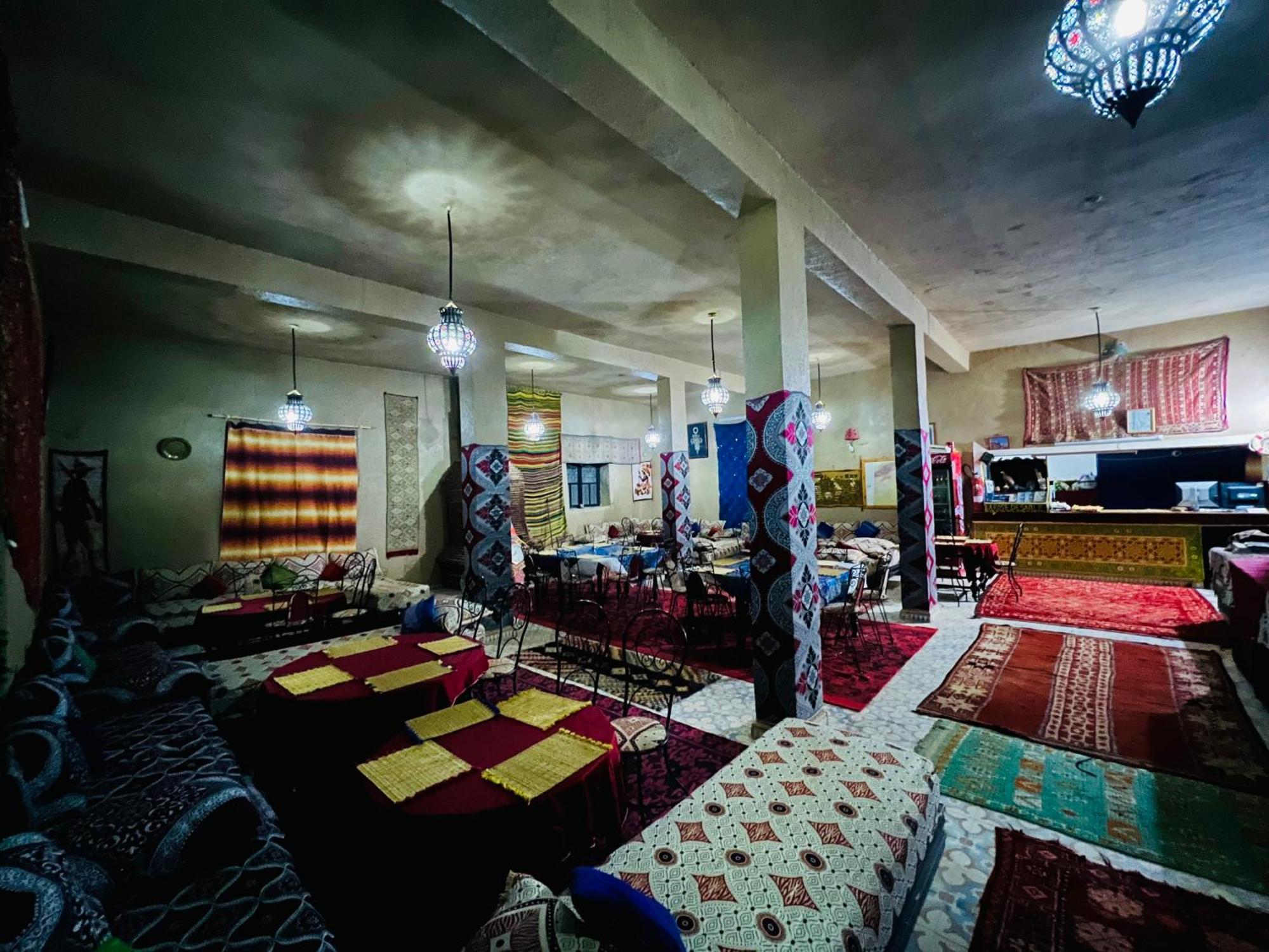 Hotel Camping Les Roses Des Dunes & Piscine 梅尔祖卡 外观 照片