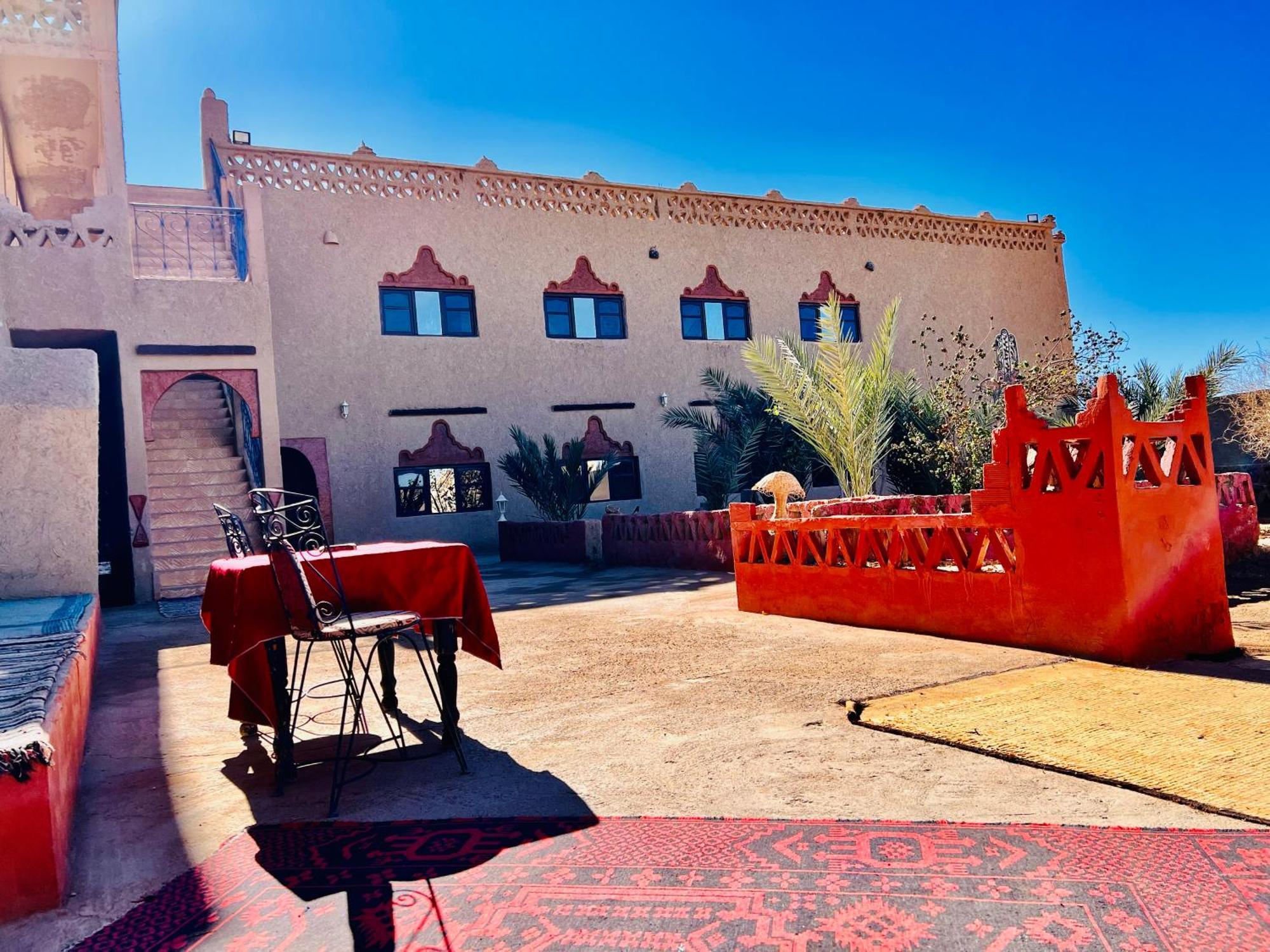 Hotel Camping Les Roses Des Dunes & Piscine 梅尔祖卡 外观 照片