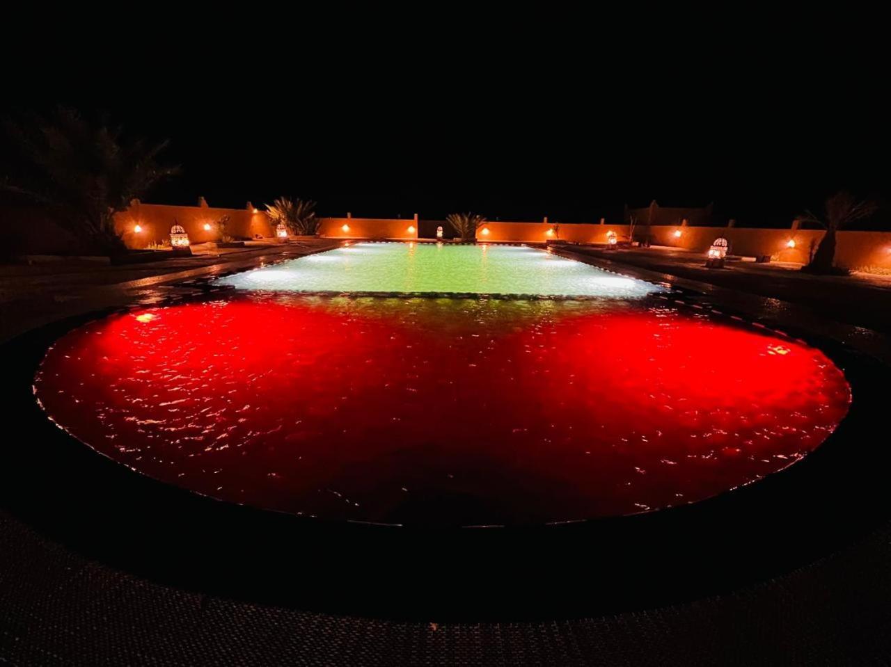 Hotel Camping Les Roses Des Dunes & Piscine 梅尔祖卡 外观 照片