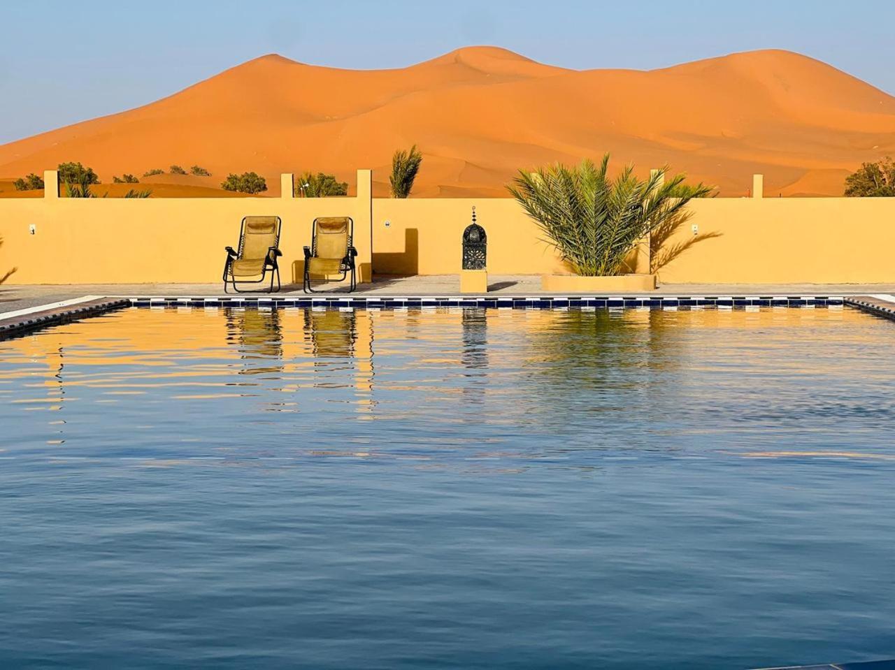 Hotel Camping Les Roses Des Dunes & Piscine 梅尔祖卡 外观 照片