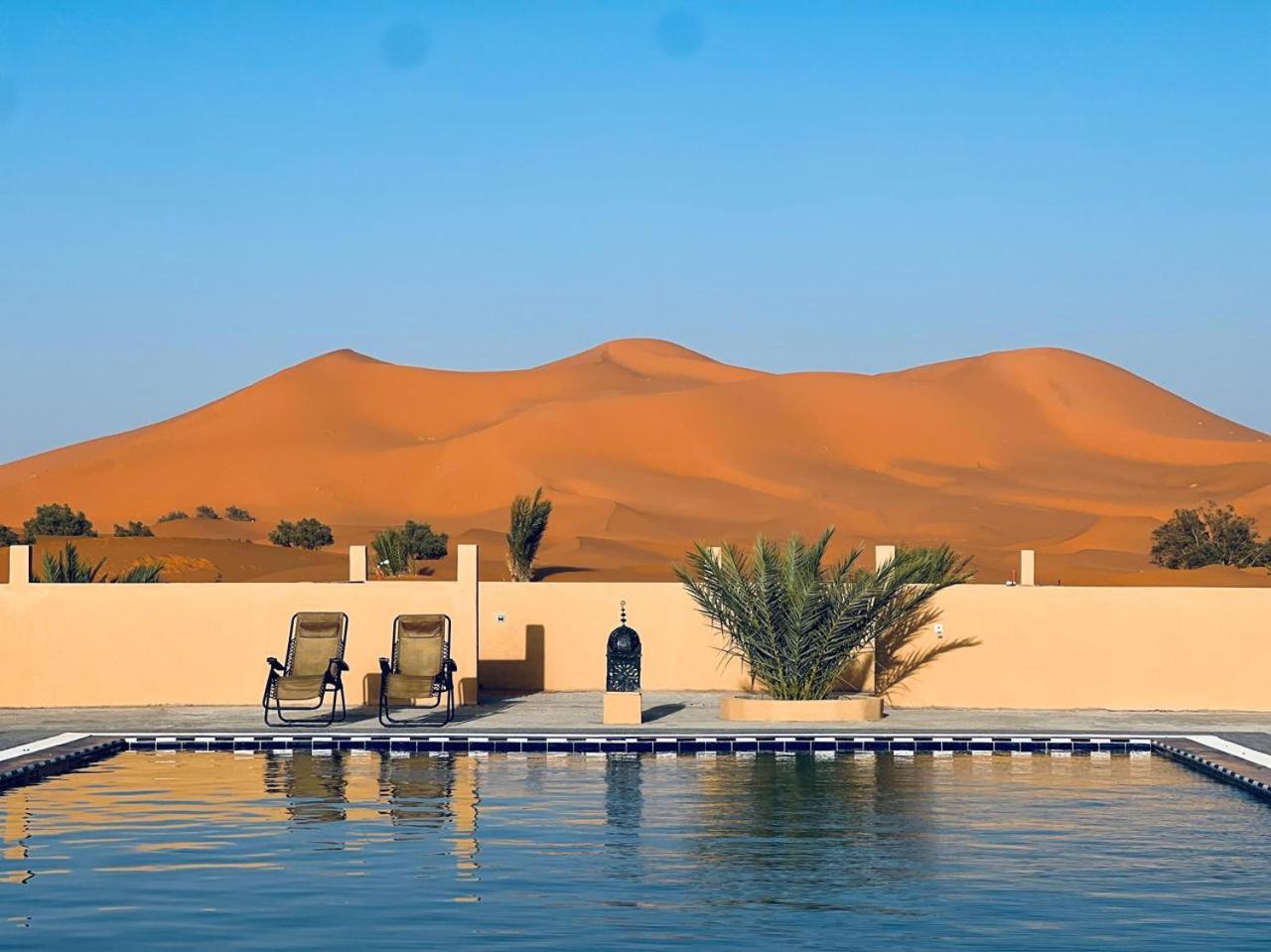 Hotel Camping Les Roses Des Dunes & Piscine 梅尔祖卡 外观 照片